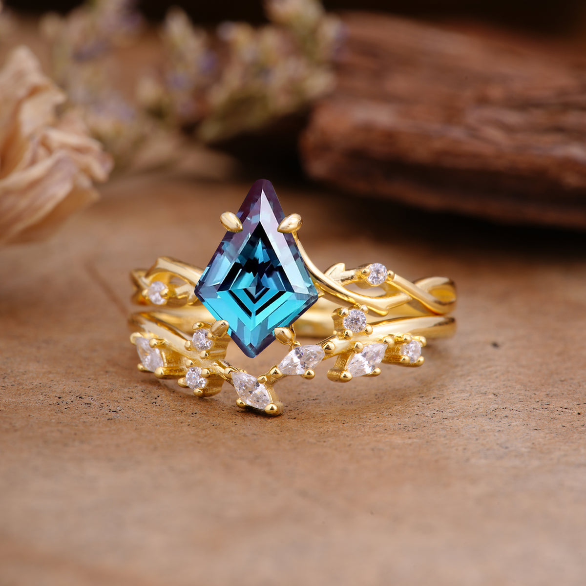 Fashion 4-Prong Kite-Cut Alexandrite Engagement Ring Set - Additional view