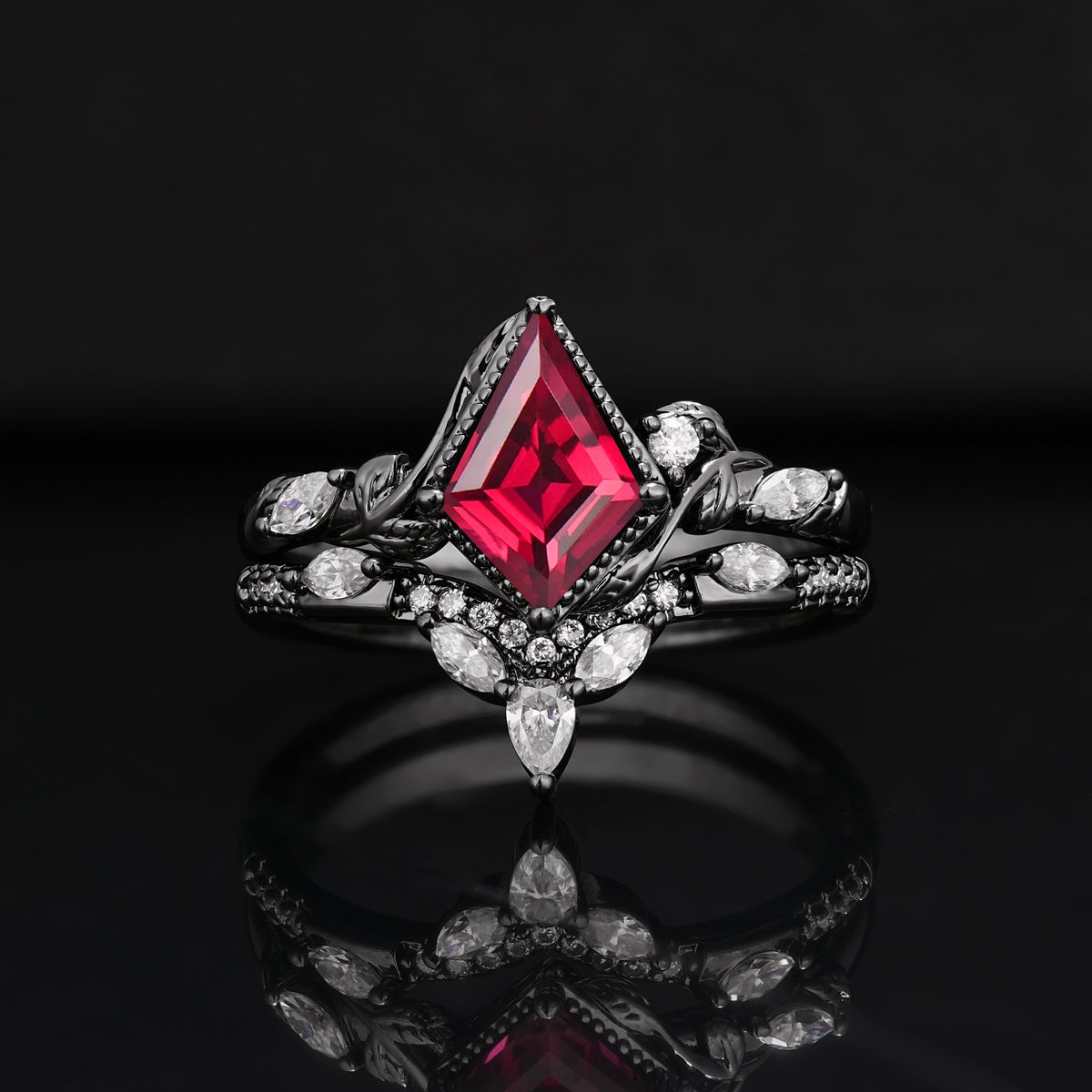 Dark Romantic Kite-Cut Leaf Cluster Bridal Ring Set