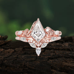 Luxury Nature-Inspired 4-Prong Kite-Cut Moissanite Engagement Ring Set