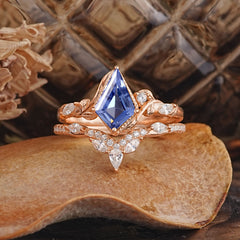 Luxury Nature-Inspired 4-Prong Kite-Cut Tanzanite Engagement Ring Set