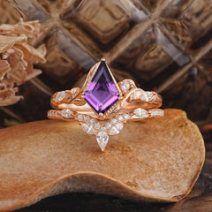 Luxury Nature-Inspired 4-Prong Kite-Cut Natural Amethyst Engagement Ring Set