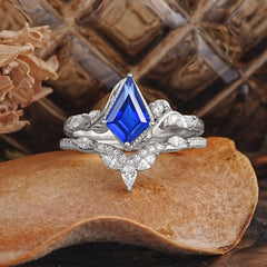 Luxury Nature-Inspired 4-Prong Kite-Cut Sapphire Engagement Ring Set