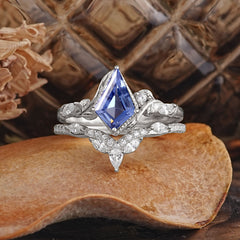 Luxury Nature-Inspired 4-Prong Kite-Cut Tanzanite Engagement Ring Set