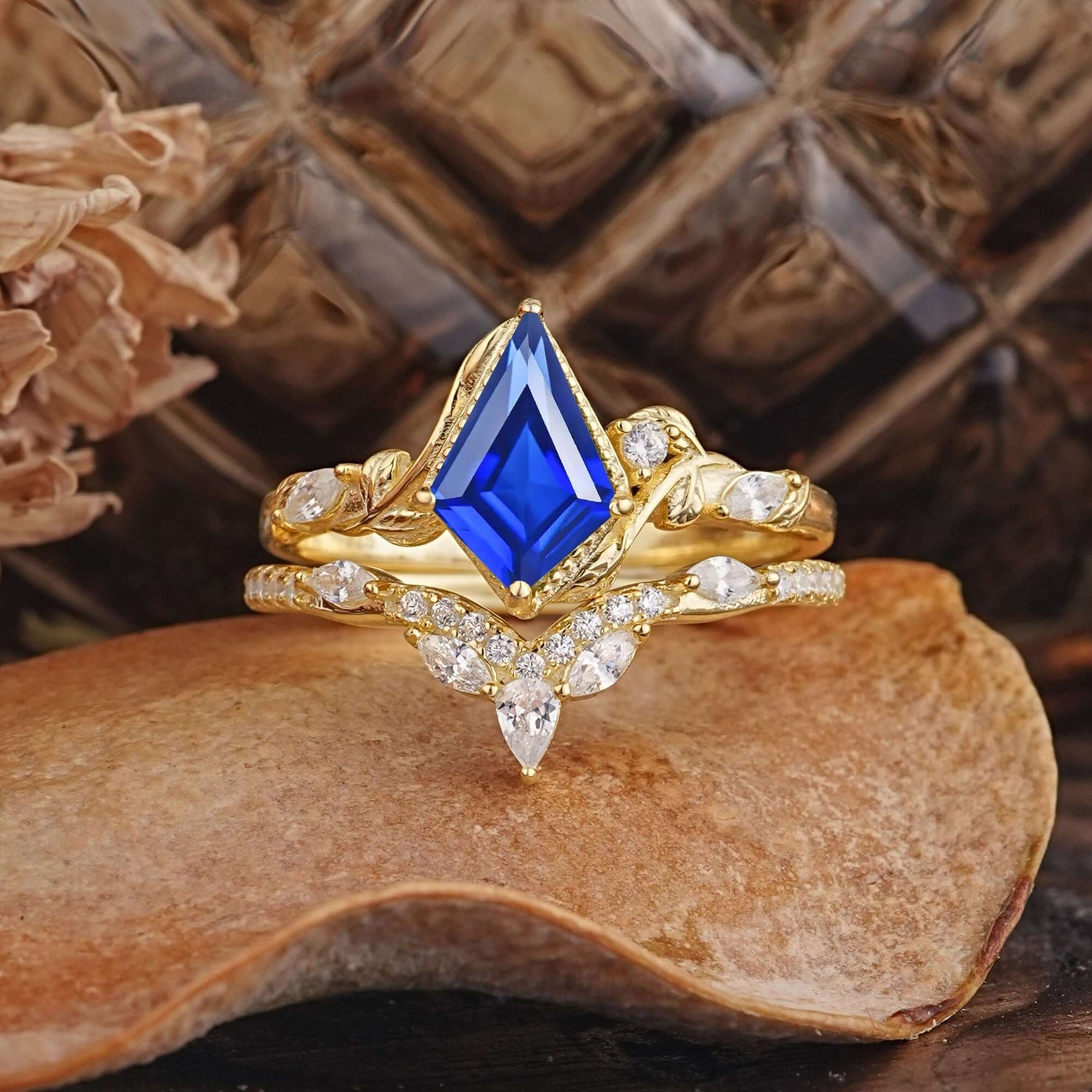 Luxury Nature-Inspired 4-Prong Kite-Cut Sapphire Bridal Ring Set