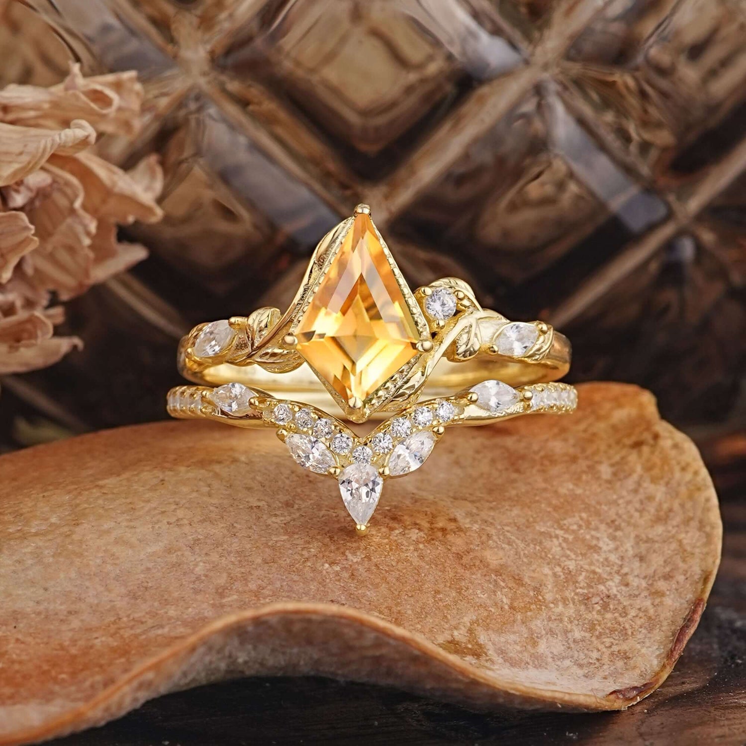 Luxury Nature-Inspired 4-Prong Kite-Cut Citrine Bridal Ring Set