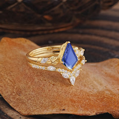 Luxury Nature-Inspired 4-Prong Kite-Cut Tanzanite Engagement Ring Set