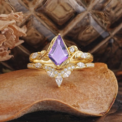 Luxury Nature-Inspired 4-Prong Kite-Cut Natural Amethyst Engagement Ring Set
