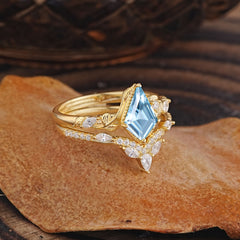 Luxury Nature-Inspired 4-Prong Kite-Cut Aquamarine Engagement Ring Set