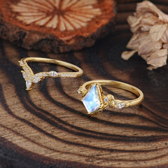 Luxury Nature-Inspired 4-Prong Kite-Cut Moonstone Engagement Ring Set