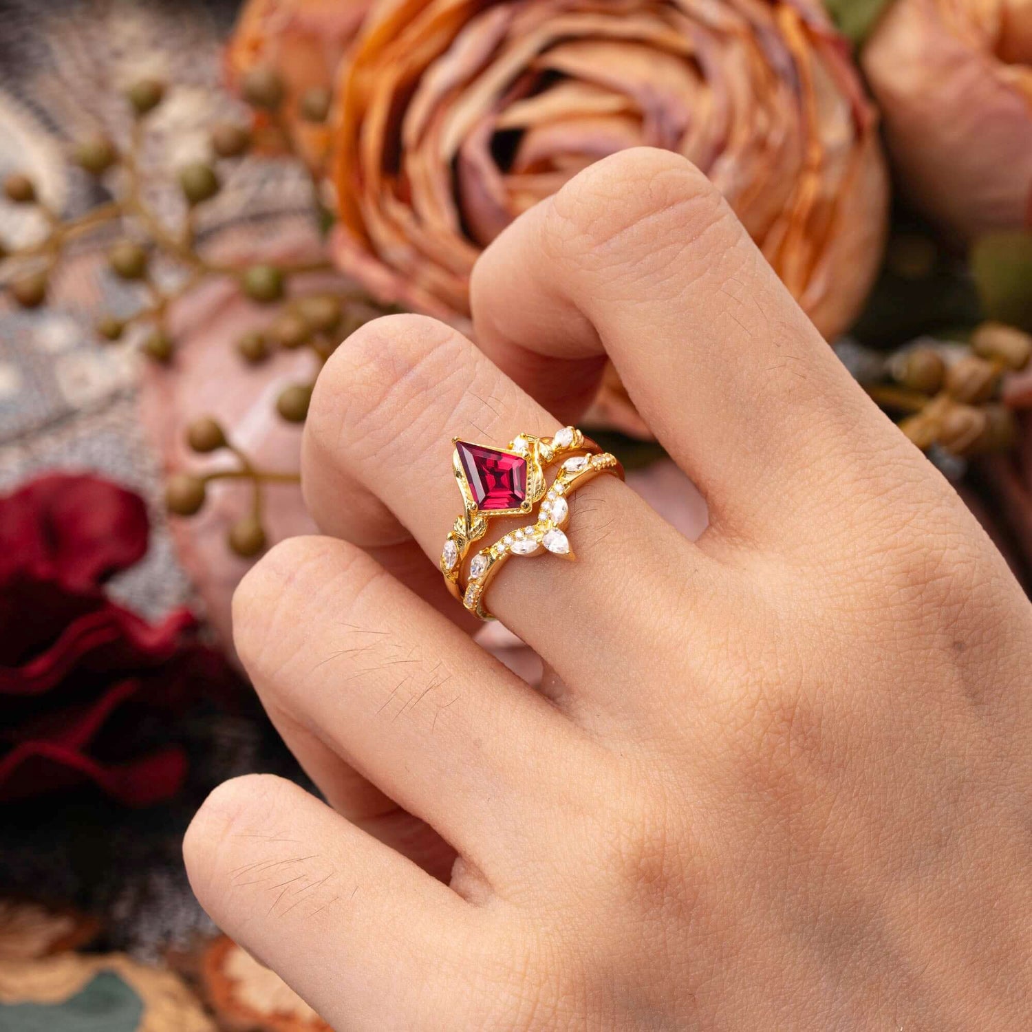 Luxury Nature-Inspired 4-Prong Kite-Cut Ruby Bridal Ring Set
