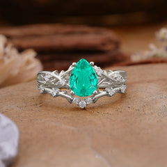 Nature-Inspired 4 prong Pear-Cut Emerald Ring Set