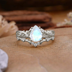 Nature-Inspired 4 Prong Pear-Cut Natural Moonstone Ring Set