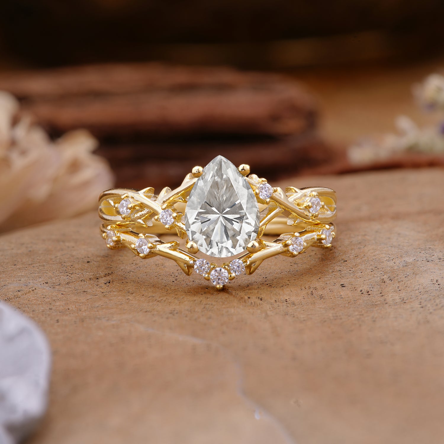 Nature-Inspired Pear-Cut Moissanite Bridal Ring Set