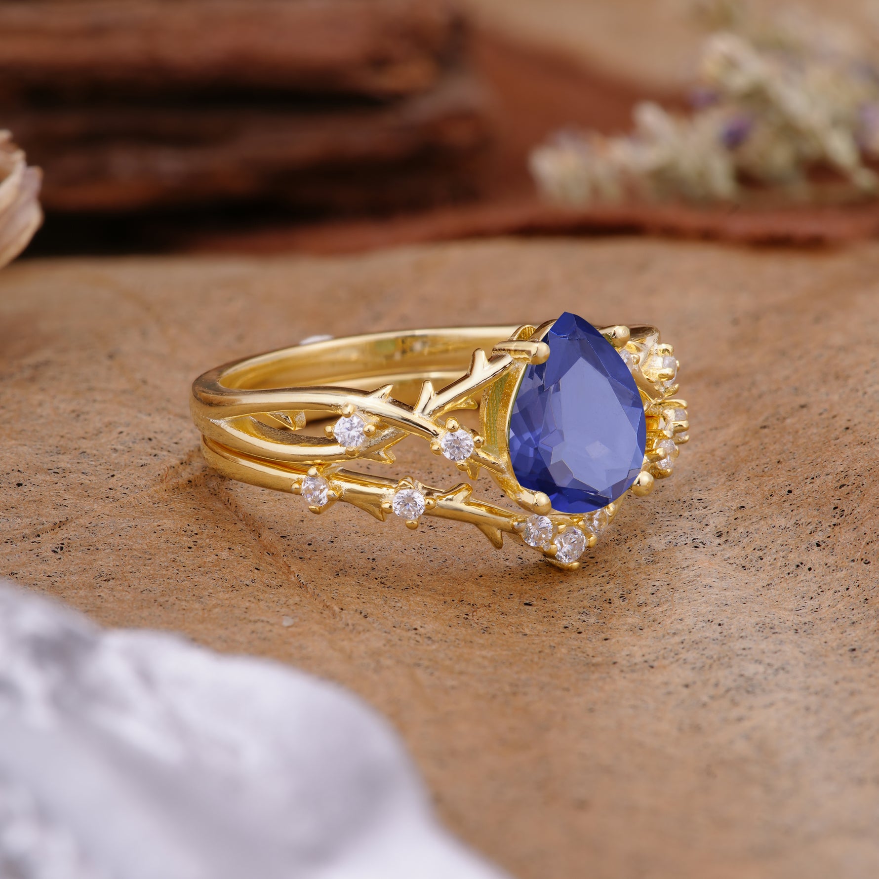 Nature-Inspired Pear-Cut Tanzanite Ring Set - Additional view