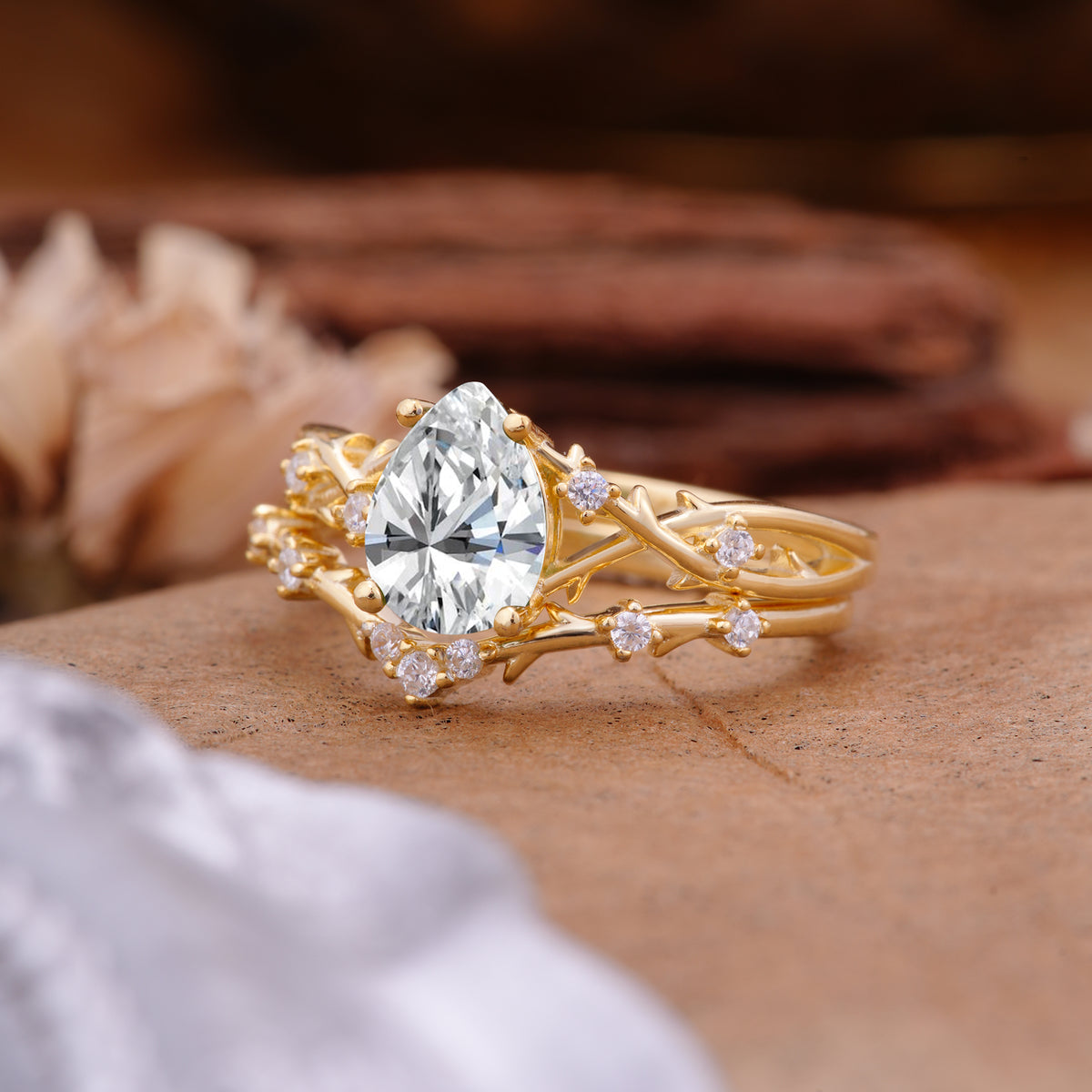 Nature-Inspired Pear-Cut Lab Diamond Ring Set - Additional view