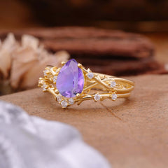 Nature-Inspired 4 Prong Pear-Cut Natural Amethyst Ring Set