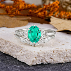 Luxury 6-Prong Oval-Cut Emerald Engagement Ring Set