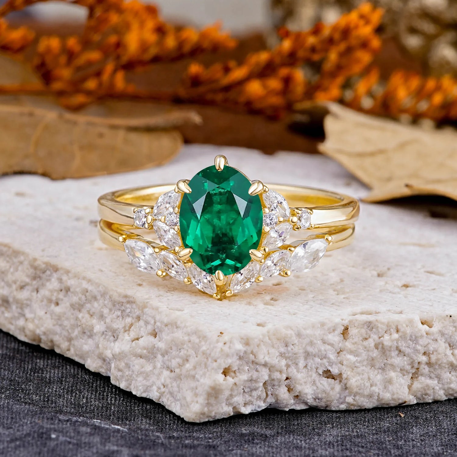 Luxury 6-Prong Oval-Cut Emerald Engagement Ring Set