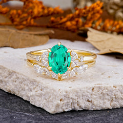 Luxury 6-Prong Oval-Cut Emerald Engagement Ring Set