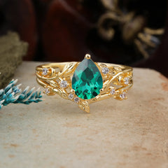 Timeless Pear Cut Emerald Engagement Ring Set for Her