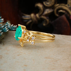 Timeless Pear Cut Emerald Engagement Ring Set for Her