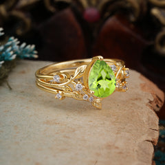 Timeless Pear Cut Peridot Engagement Ring Set for Her