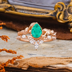 Nature-Inspired 3-Prong Oval-Cut Emerald Engagement Ring Set with Vine Accents