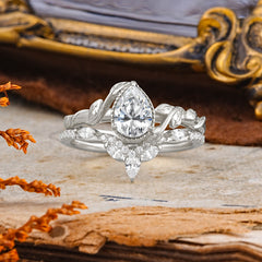 Nature-Inspired 3-Prong Oval-Cut Lab Diamond Engagement Ring Set with Vine Accents