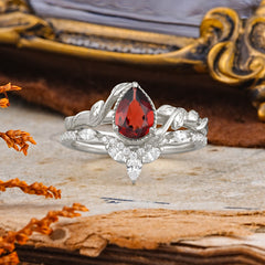 Nature-Inspired 3-Prong Oval-Cut Natural Garnet Engagement Ring Set with Vine Accents