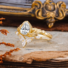 Nature-Inspired 3-Prong Oval-Cut Lab Diamond Engagement Ring Set with Vine Accents