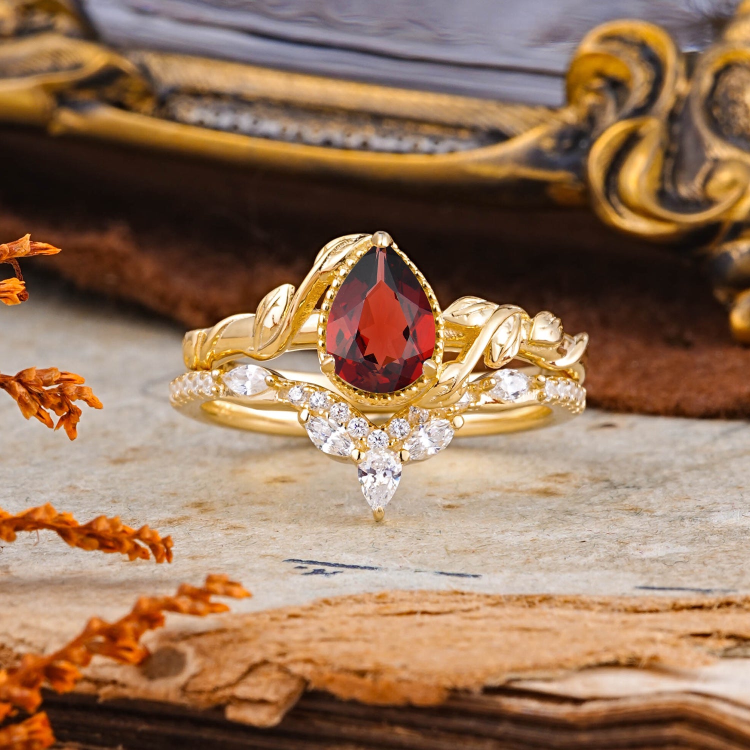 Nature-Inspired 3-Prong Pear-Cut Natural Garnet Bridal Ring Set with Vine Accents