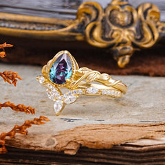 Nature-Inspired 3-Prong Oval-Cut Alexandrite Engagement Ring Set with Vine Accents