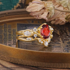 Luxury Oval Cut Garnet Engagement Ring