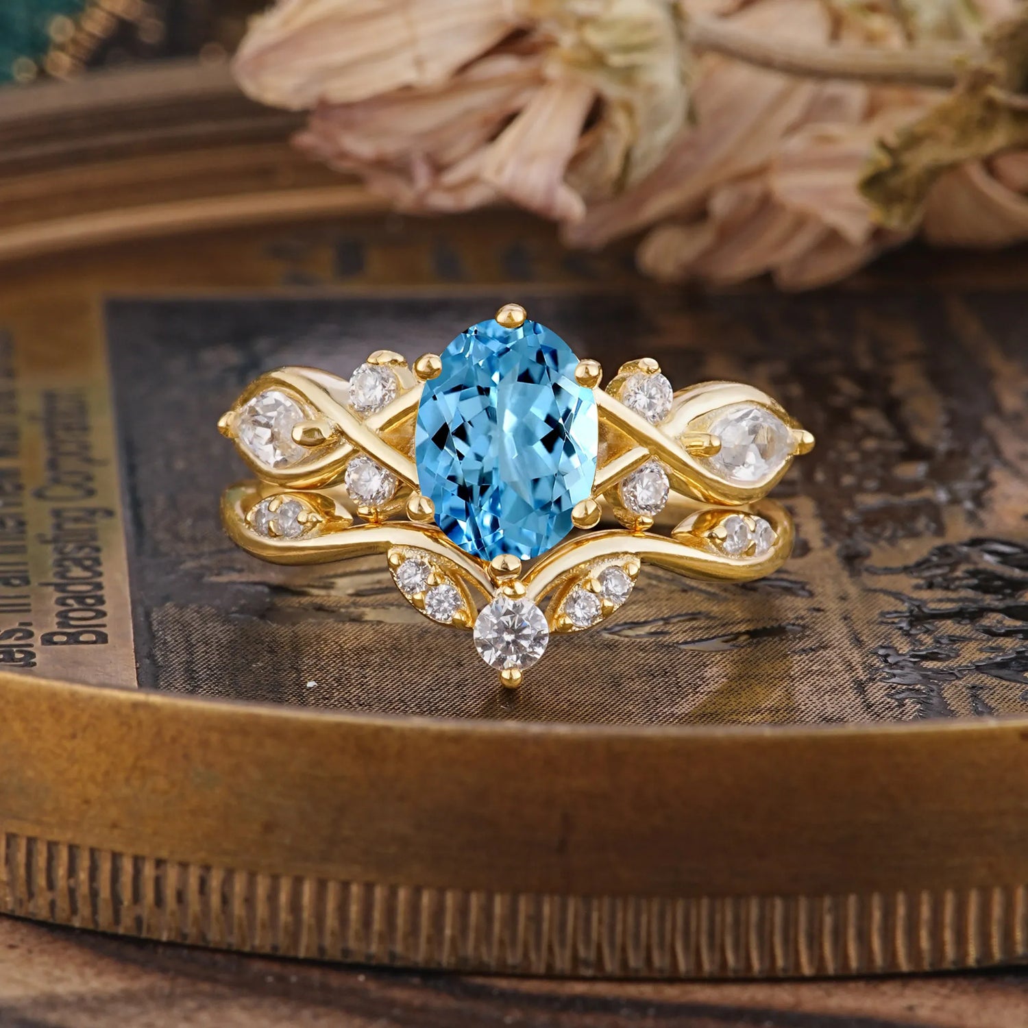 The Sumptuous Oval - Cut Aquamarine Bridal Ring Set