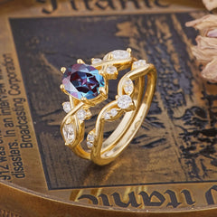The Sumptuous Oval - Cut Alexandrite Halo Ring