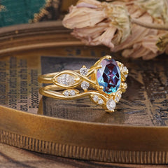 The Sumptuous Oval - Cut Alexandrite Halo Ring