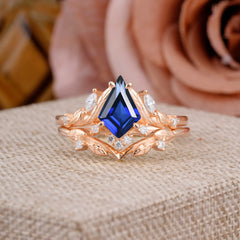 Nature Inspired The Dreamy Kite- Cut Sapphire with Fantasy Leaf Gold Ring Set