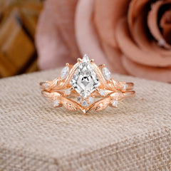 Nature Inspired The Dreamy Kite- Cut Lab Diamond with Fantasy Leaf Gold Ring Set