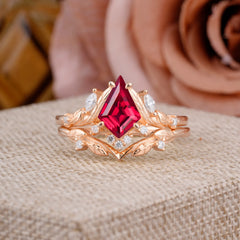 Nature Inspired The Dreamy Kite- Cut Ruby with Fantasy Leaf Gold Ring Set