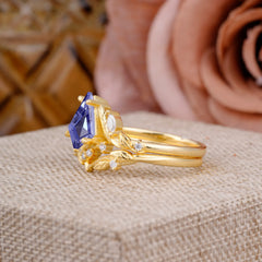 Nature Inspired The Dreamy Kite- Cut Tanzanite with Fantasy Leaf Gold Ring Set