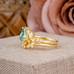 Nature Inspired The Dreamy Kite- Cut Natural Moss Agate with Fantasy Leaf Gold Ring Set