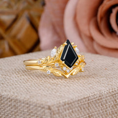 Nature Inspired The Dreamy Kite- Cut Black Onyx with Fantasy Leaf Gold Ring Set