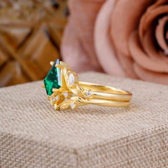 Nature Inspired The Dreamy Kite- Cut Emerald with Fantasy Leaf Gold Ring Set