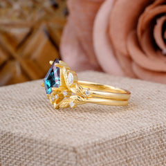 Nature Inspired The Dreamy Kite- Cut Alexandrite with Fantasy Leaf Gold Ring Set