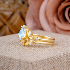 Nature Inspired The Dreamy Kite- Cut Moonstone with Fantasy Leaf Gold Ring Set
