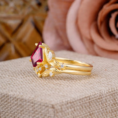 Nature Inspired The Dreamy Kite- Cut Ruby with Fantasy Leaf Gold Ring Set