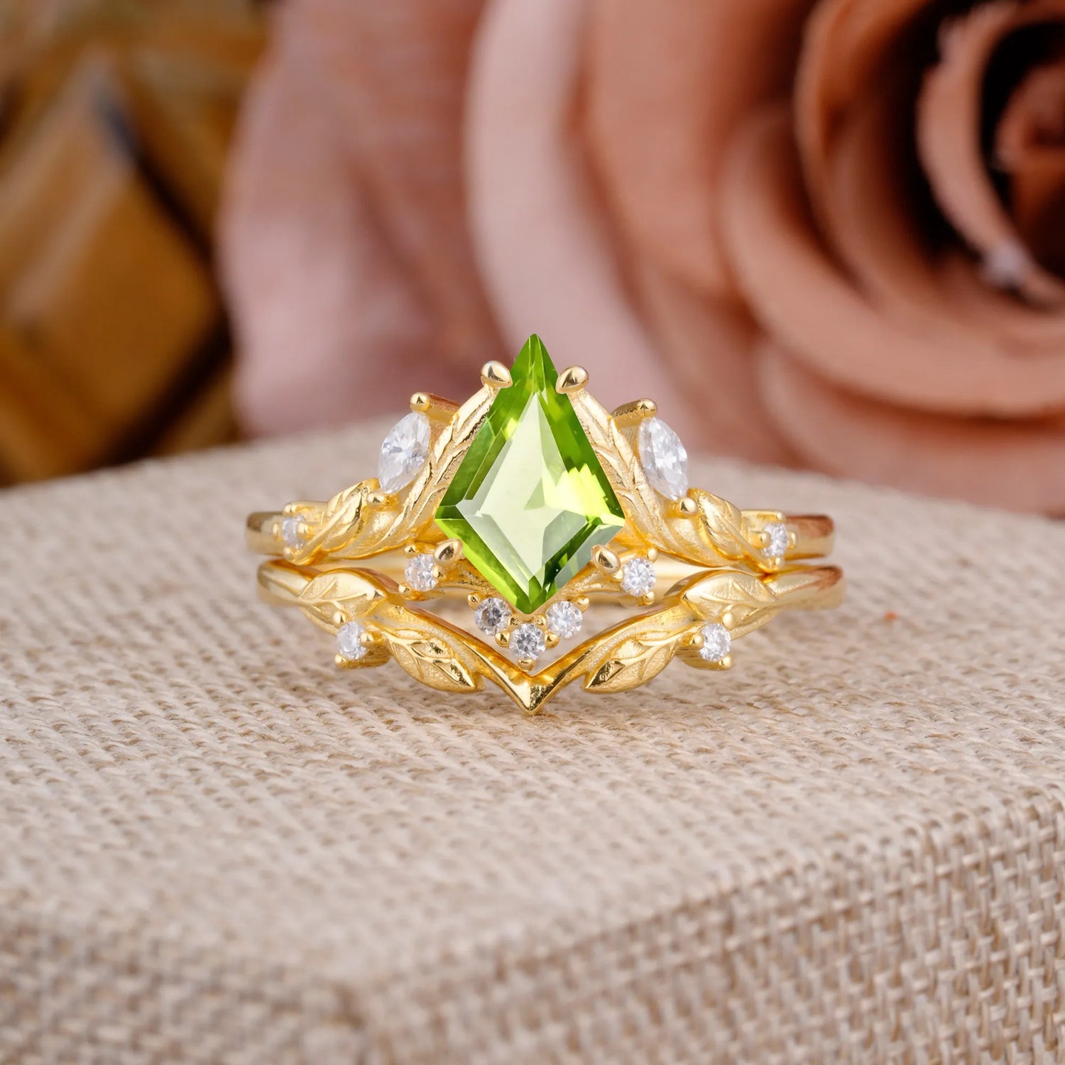 Nature Inspired The Dreamy Kite- Cut Peridot with Fantasy Leaf Gold Bridal Ring Set