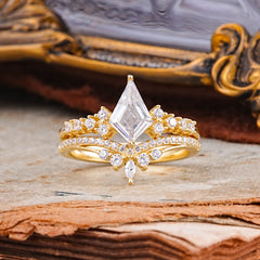 Luxury Kite-Cut Moissanite Engagement Ring Set