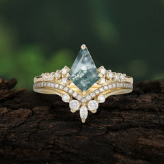 Luxury Kite-Cut Natural Moss Agate Engagement Ring