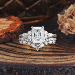 Luxury Vintage 4-Prong Emerald-Cut Moissanite Ring Set